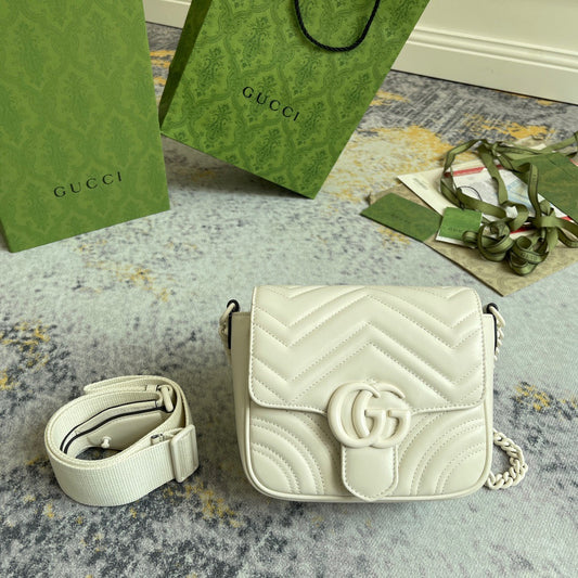 GG White Mono Bag 18x15x8cm